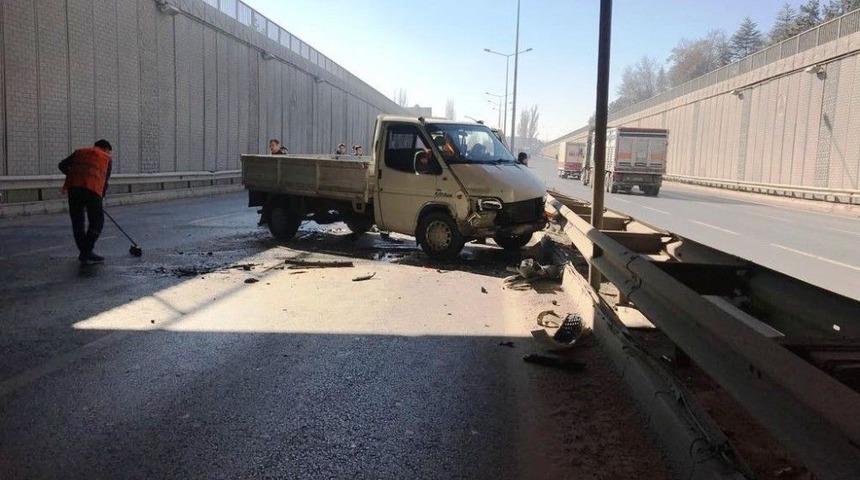 &Ccedil;evreyolu&rsquo;nda Kaza; 4 Yaralı