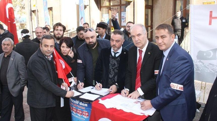 G&ouml;n&uuml;ll&uuml; Asker Olmak İ&ccedil;in İmza Kampanyası Başlattılar