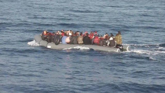 Yunan Adalarına Geçmeye Çalışan 108 Göçmen Yakalandı