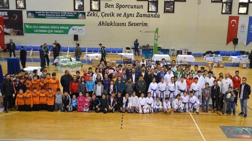 Gemlik Belediyesi&rsquo;nden Spora Dev Destek