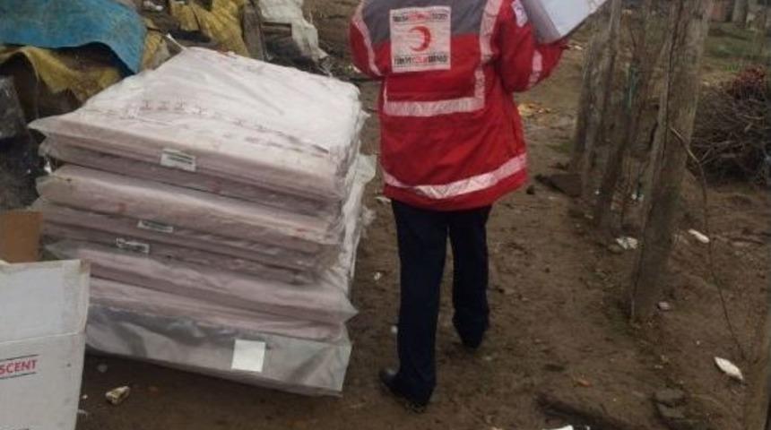 Evi Yanan Aileye Kızılay&rsquo;dan Destek