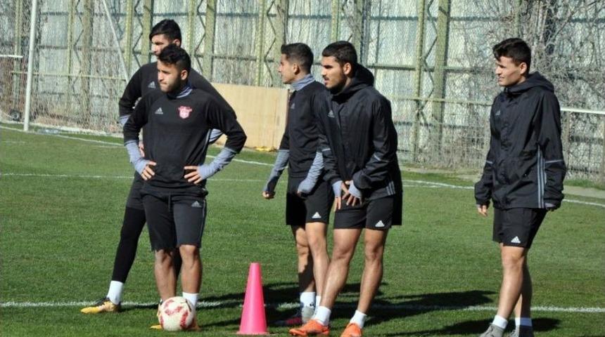 Gaziantepspor, Manisaspor Ma&ccedil;ı Hazırlıklarını S&uuml;rd&uuml;r&uuml;yor