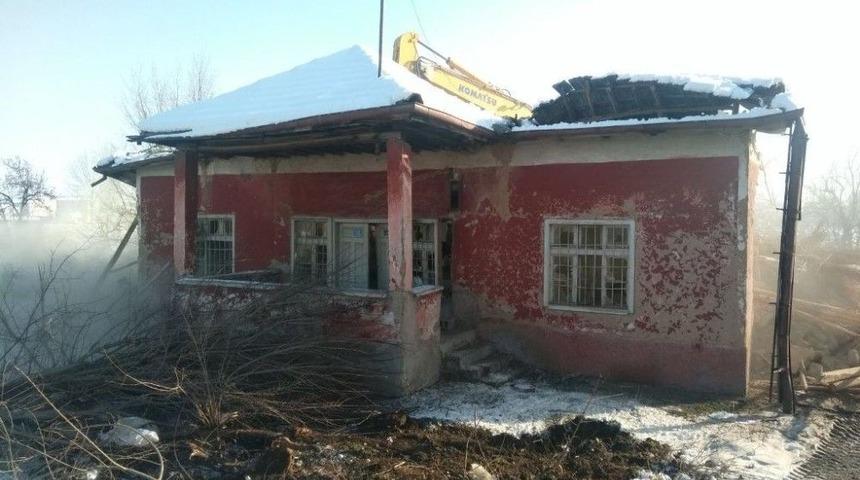 Ereğli’de Metruk Yapılar Ortadan Kalkıyor