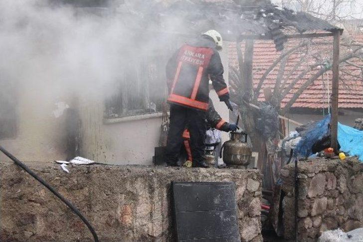 Başkent’te Gecekondu Yangını: 3 Yaralı G2