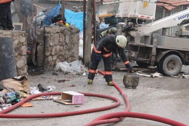 Başkent’te Gecekondu Yangını: 3 Yaralı G4