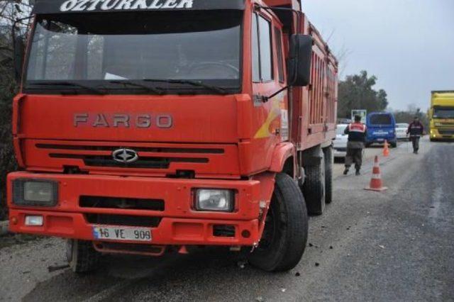 Tır a &Ccedil;arpan, Kamyonun Altına Giren Otomobilin S&uuml;r&uuml;c&uuml;s&uuml; &Ouml;ld&uuml; 1