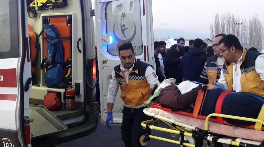 Iğdır&rsquo;da Trafik Kazası: 2 &Ouml;l&uuml;, 1 Yaralı