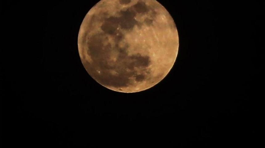 Adana&rsquo;da &rsquo;s&uuml;per Kanlı Mavi Ay Tutulması&rsquo;