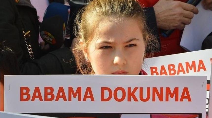 İzmir&rsquo;de Eshot Ve İzulaş Şof&ouml;rlerine Destek Y&uuml;r&uuml;y&uuml;ş&uuml;