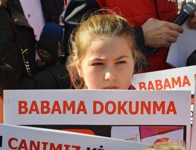 İzmir'de Belediye Otobüs Şoförlerine Saldırılara Tepki Yürüyüşü