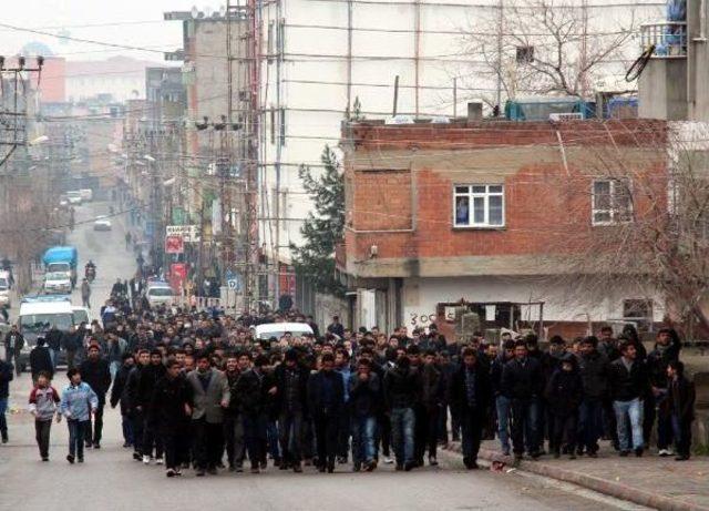 Hizbullah Lideri H&uuml;seyin Velioğlu Mezarı Başında Anıldı 3