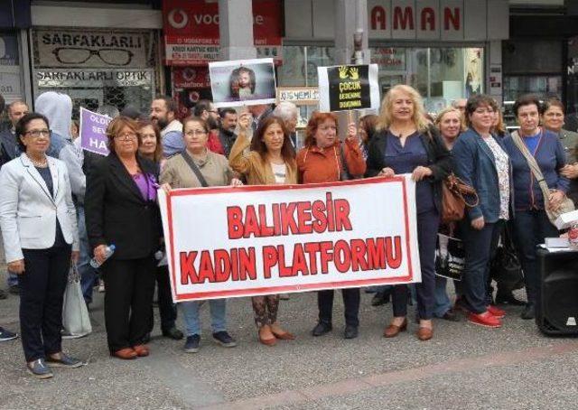 Balıkesir'de Kadınlardan, 'müftülere Nikah Yetkisi' Protestosu