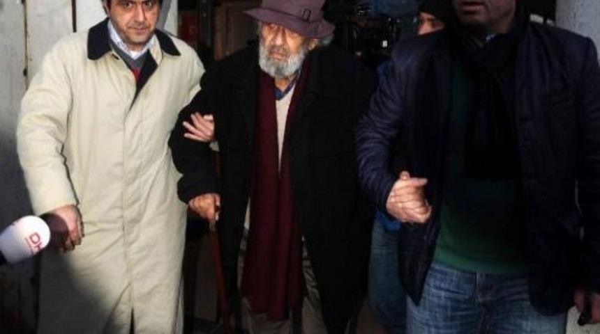 Ara G&uuml;ler, Yaşar Kemal'i Hastanede Ziyaret Etti