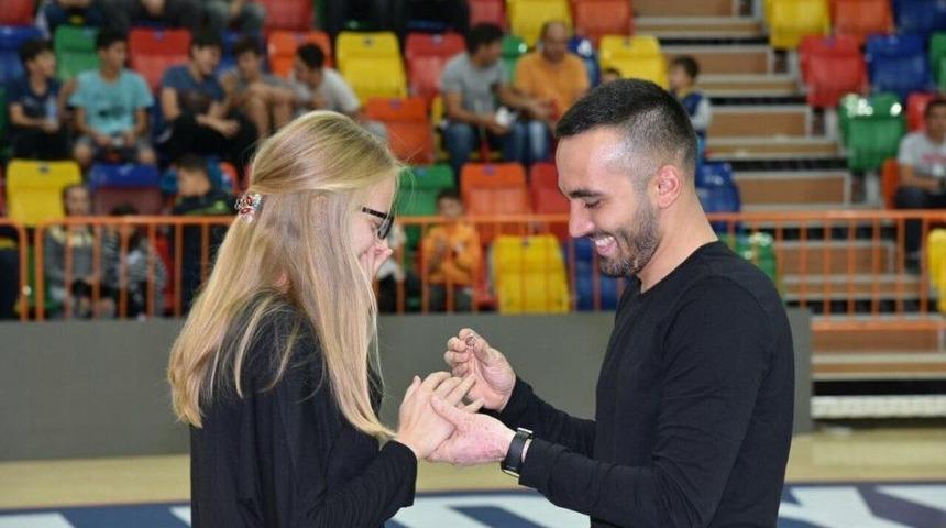 Basket Ma&ccedil;ının Devre Arasında Evlenme Teklifi