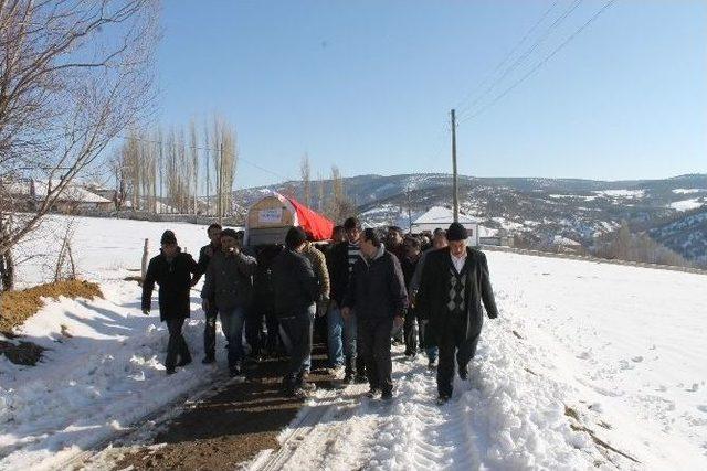 Trafik Kazasında Ölen Hakim Yozgat’ta Toprağa Verildi