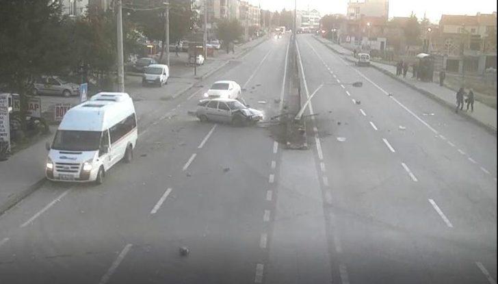Eskişehir’deki Trafik Kazaları Mobese Kameralarına Yansıdı