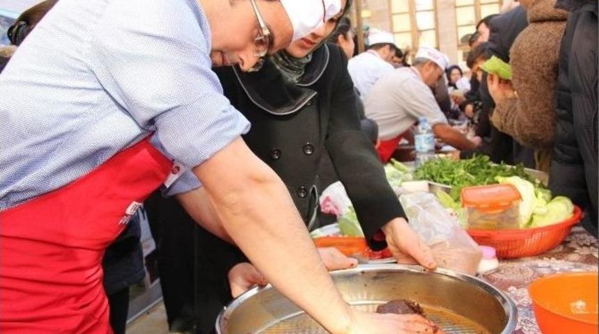 Şanlıurfa&rsquo;da &Ccedil;iğ K&ouml;fteler Yarıştı