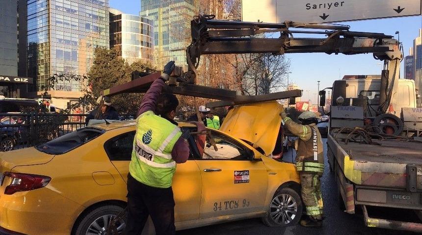 (özel Haber) Sollama Yaparken Bir Araca Çarpan Ticari Taksi Takla Attı