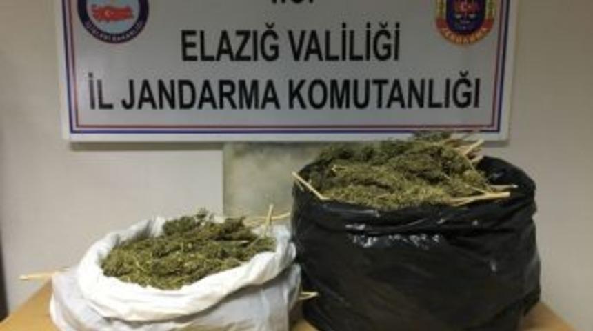 Elazığ&rsquo;da 7 Kilo Esrarla Yakalanan 3 Ş&uuml;pheli Tutuklandı