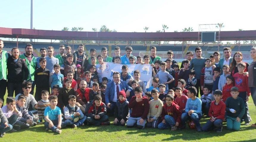 &rsquo;yetimi G&uuml;ld&uuml;r Ki D&uuml;nya G&uuml;ls&uuml;n&rsquo; Projesi