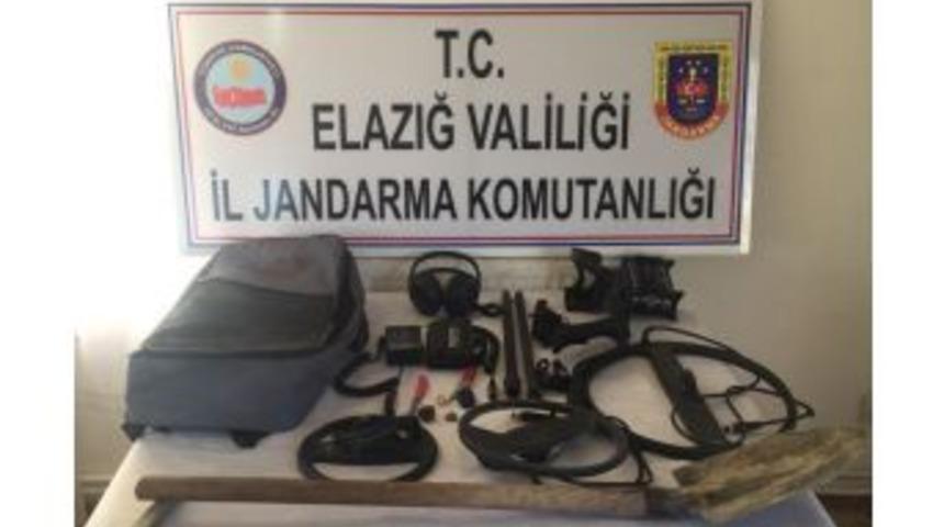 2 Şüpheli Kazı Malzemesi İle Yakalandı