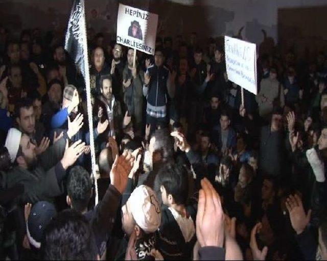 Cumhuriyet Gazetesi &Ouml;n&uuml;nde Protesto Eylemi 1