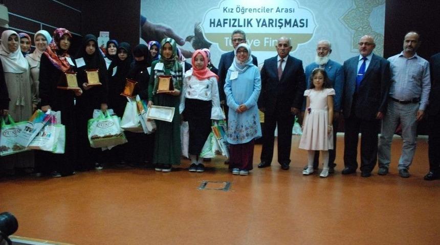 Kız &Ouml;ğrenciler Hafızlık Yarışması T&uuml;rkiye Finali Adıyaman&rsquo;da Yapıldı