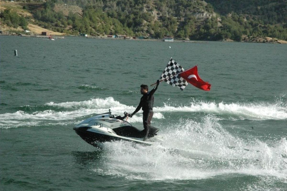 Kahramanmaraş&rsquo;ta T&uuml;rkiye Su Jeti Ve Flyboard Şampiyonası