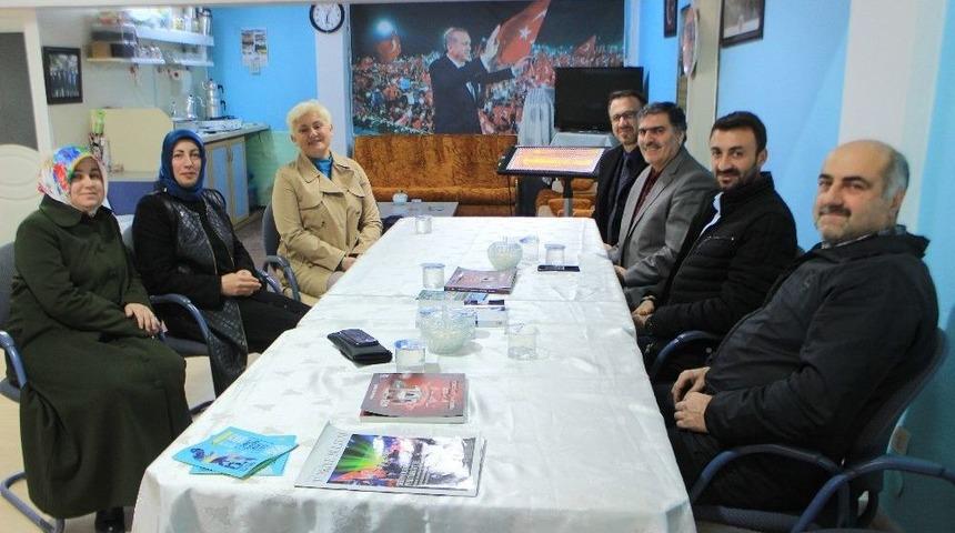 Yeni G&ouml;reve Başlayan Başhekim Dr. &Ouml;zyaşar&rsquo;dan Ak Parti İl&ccedil;e Başkanlığına Ziyaret