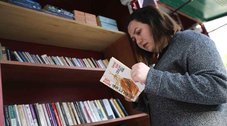 Karşıyakalılar Kitap Değişimini &Ccedil;ok Sevdi