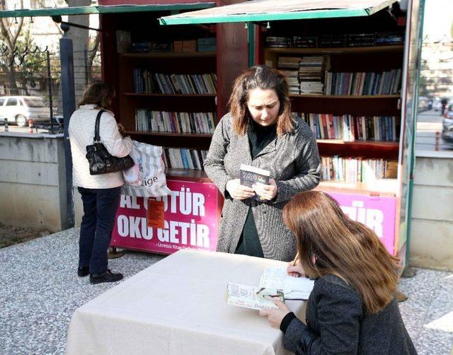 Karşıyakalılar Kitap Değişimini Çok Sevdi