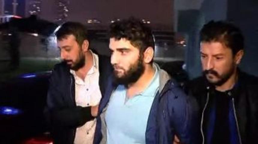 Ataşehir&rsquo;de Kadına &Ouml;nce Omuz Sonra Yumruk Atan Saldırgan Yakalandı