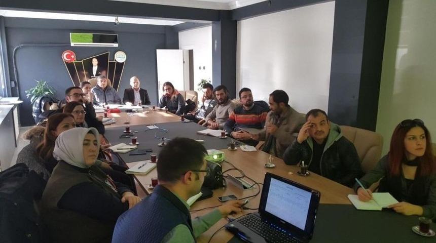 &Ccedil;iftlik Sahipleri Ve Firma Temsilcilerine Gdo&rsquo;lu Yemler Anlatıldı