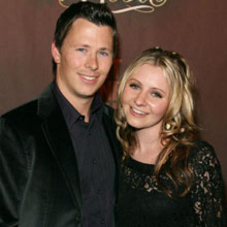 Beverly Mitchell Evlendi