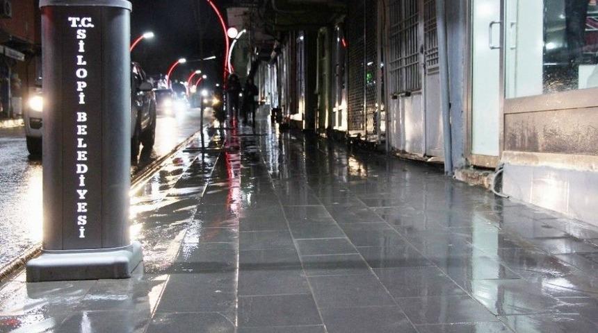 Silopi Belediyesi 2. Caddede Temizlik &Ccedil;alışmaları Yaptı