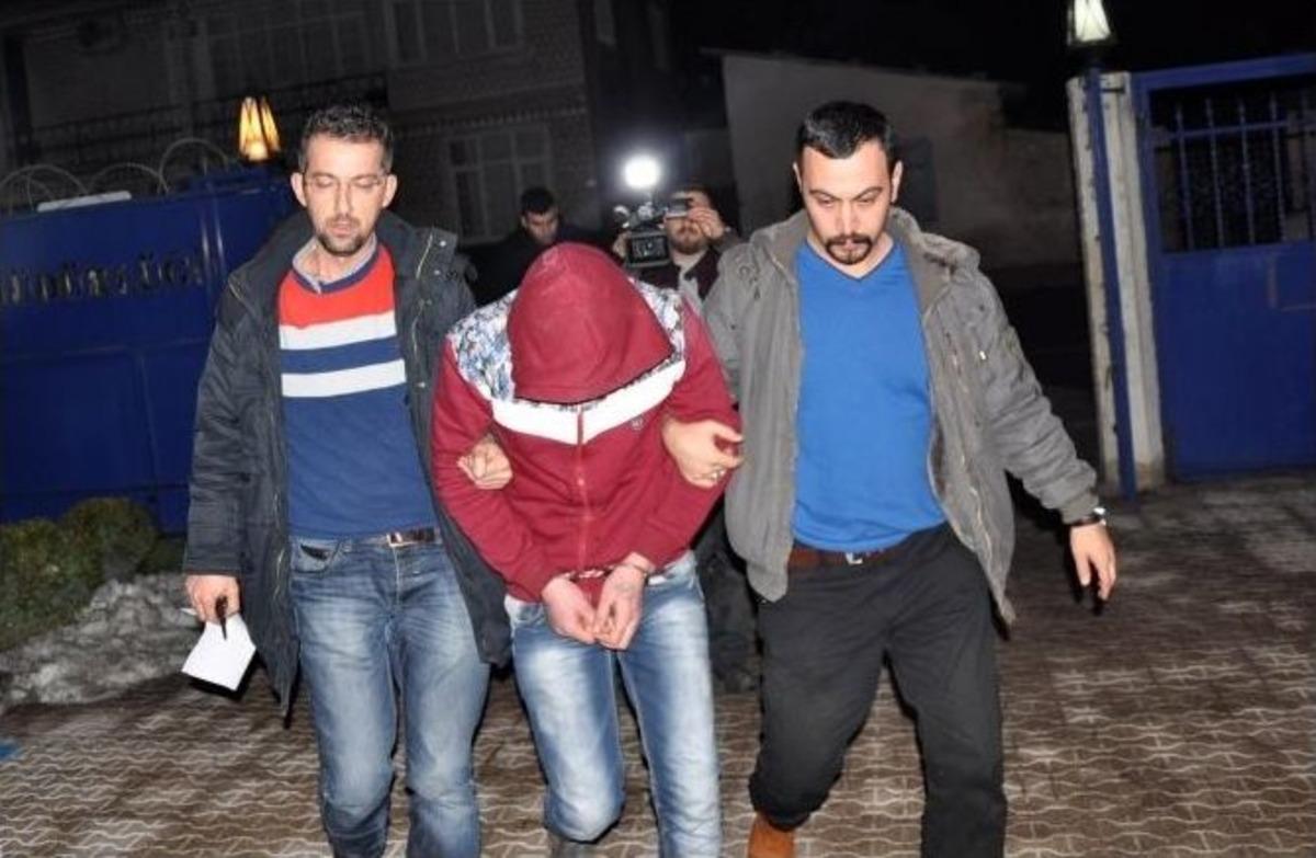 100 Bin Liralık Soygun Yapan Ş&uuml;pheliler Kıyafetlerinden Yakalandı