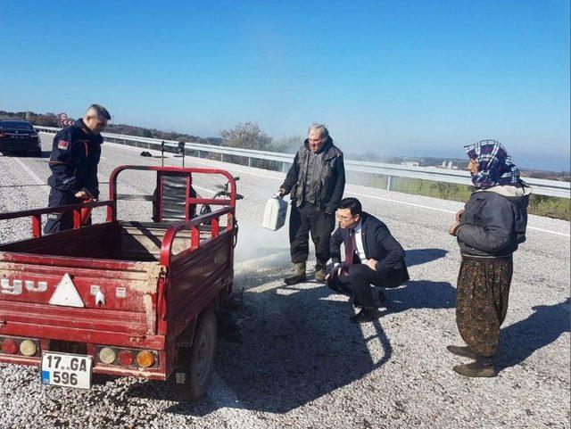 Araçları Yanan Vatandaşların Yardımına Afad Koştu