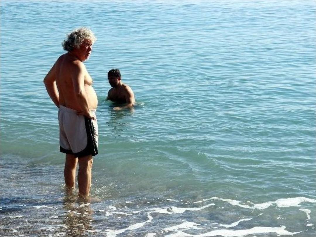 Antalya&rsquo;da Kış G&uuml;n&uuml;nde Deniz Keyfi