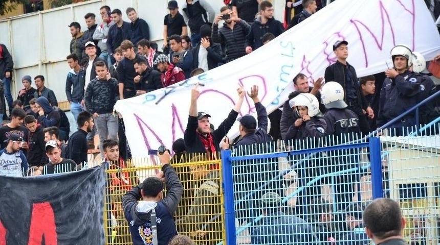 K&uuml;tahyaspor-tki Tavşanlı Linyitspor Ma&ccedil;ında Arbede