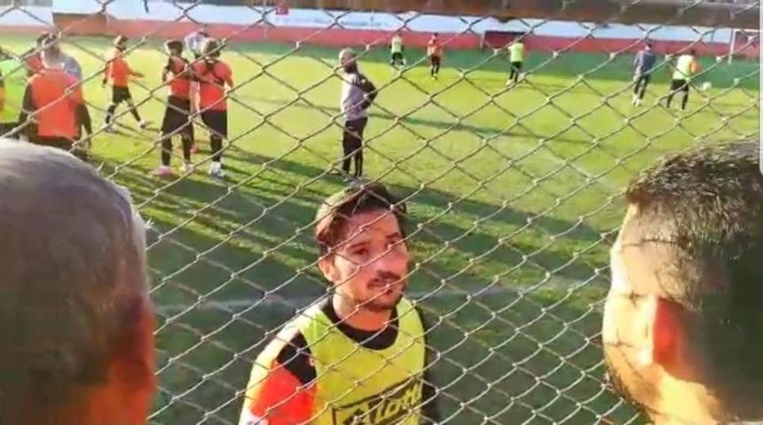 Maçta Yuhalandı Antrenmanda Taraftarla Sohbet Etti