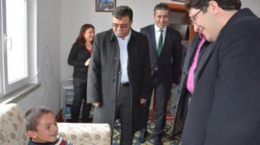 Cam Kemik Hastası Ak&uuml;l&uuml; Arabasına Kavuştu