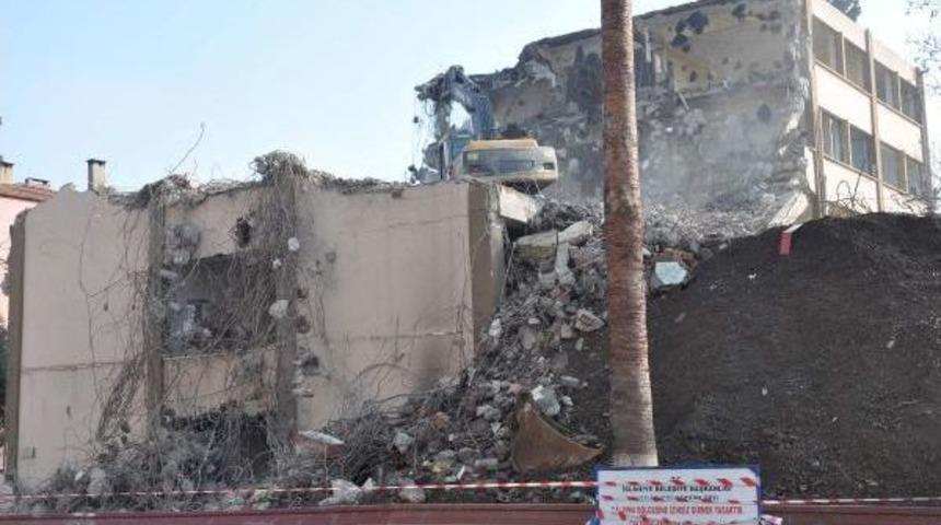 İslahiye Eski H&uuml;k&uuml;met Konağı Yıkılıyor