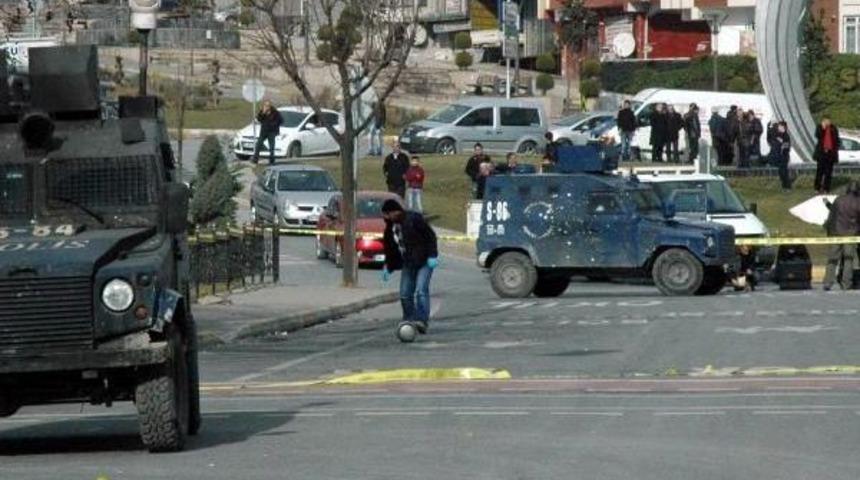 Ş&uuml;pheli Paketten Piknik T&uuml;p&uuml;ne Bağlanmış Bomba D&uuml;zeneği &Ccedil;ıktı