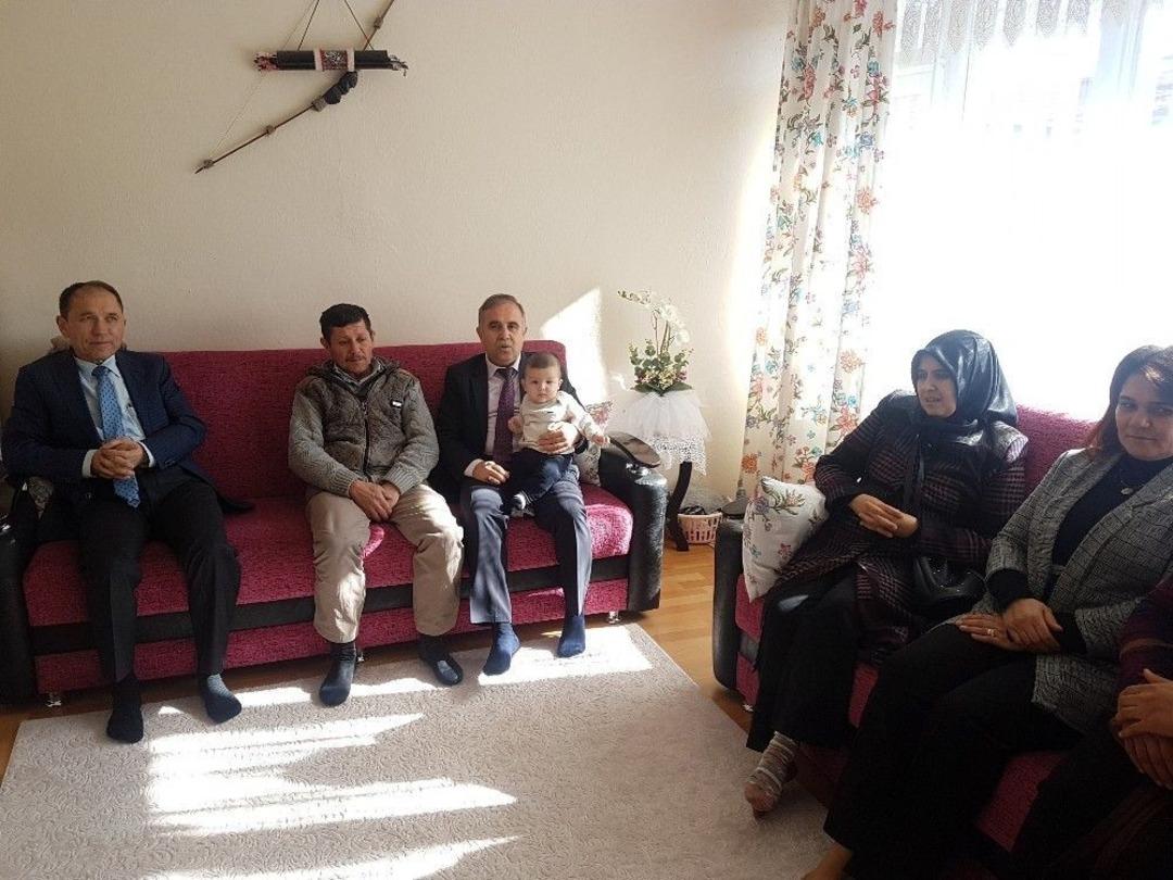 Asker Ailesi Afrin&rsquo;e Selam G&ouml;nderdi