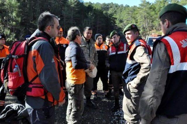 Antalya'da Kaybolan 3 Yabancı Öğrenciyi 70 Kişi Arıyor