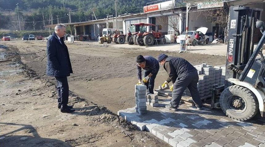 Taşova Belediyesinden Sanayi Sitesindeki Yollara Parke Taş