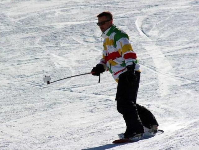 Pınar Altuğ- Yağmur Atacan Çifti Kızları Su Ile Kartalkaya'da