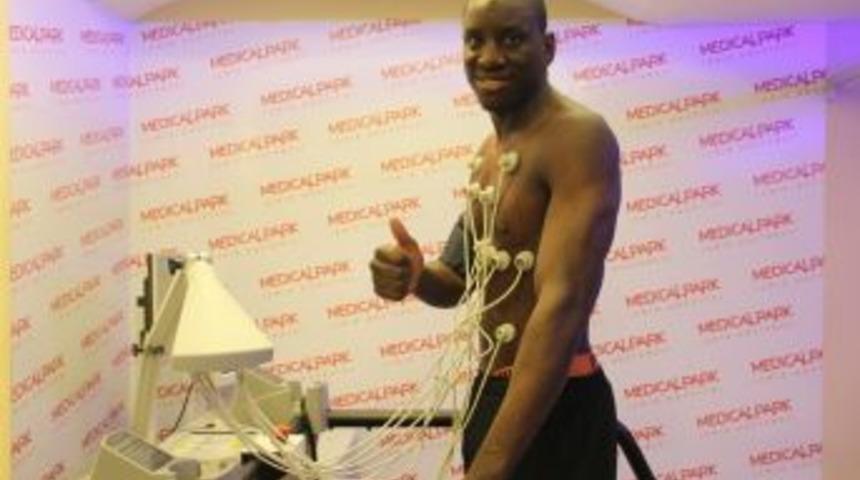 Demba Ba Sağlık Kontrol&uuml;nden Ge&ccedil;ti