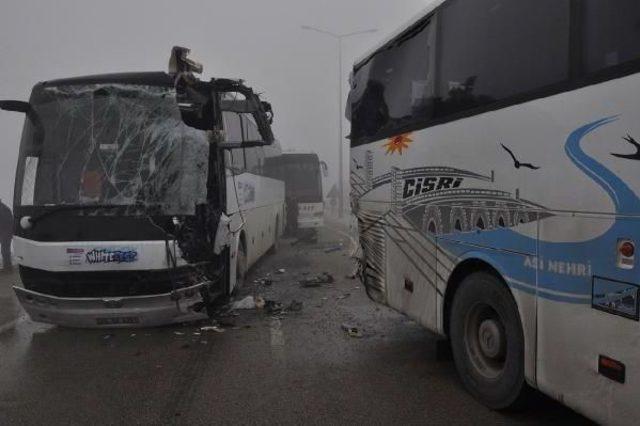 Yoğun Sis Zincirleme Kazaya Neden Oldu: 1 Ölü, 6 Yaralı