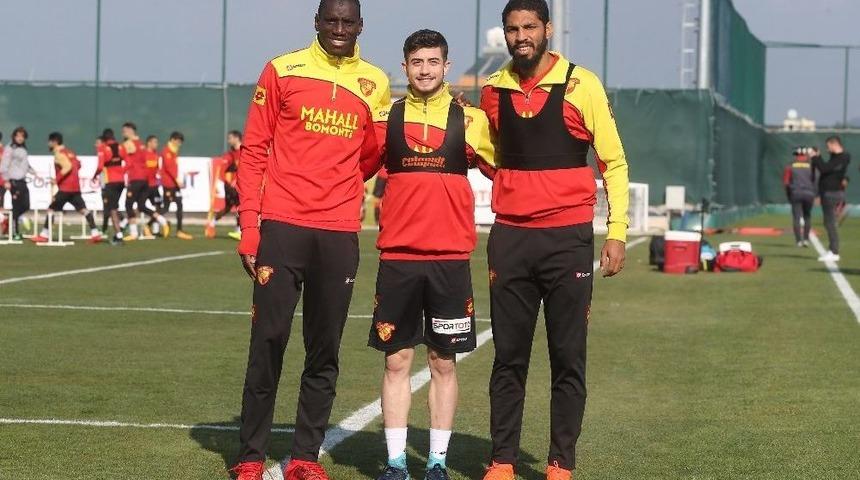 Demba Ba, G&ouml;ztepe&rsquo;de İlk İdmanına &Ccedil;ıktı